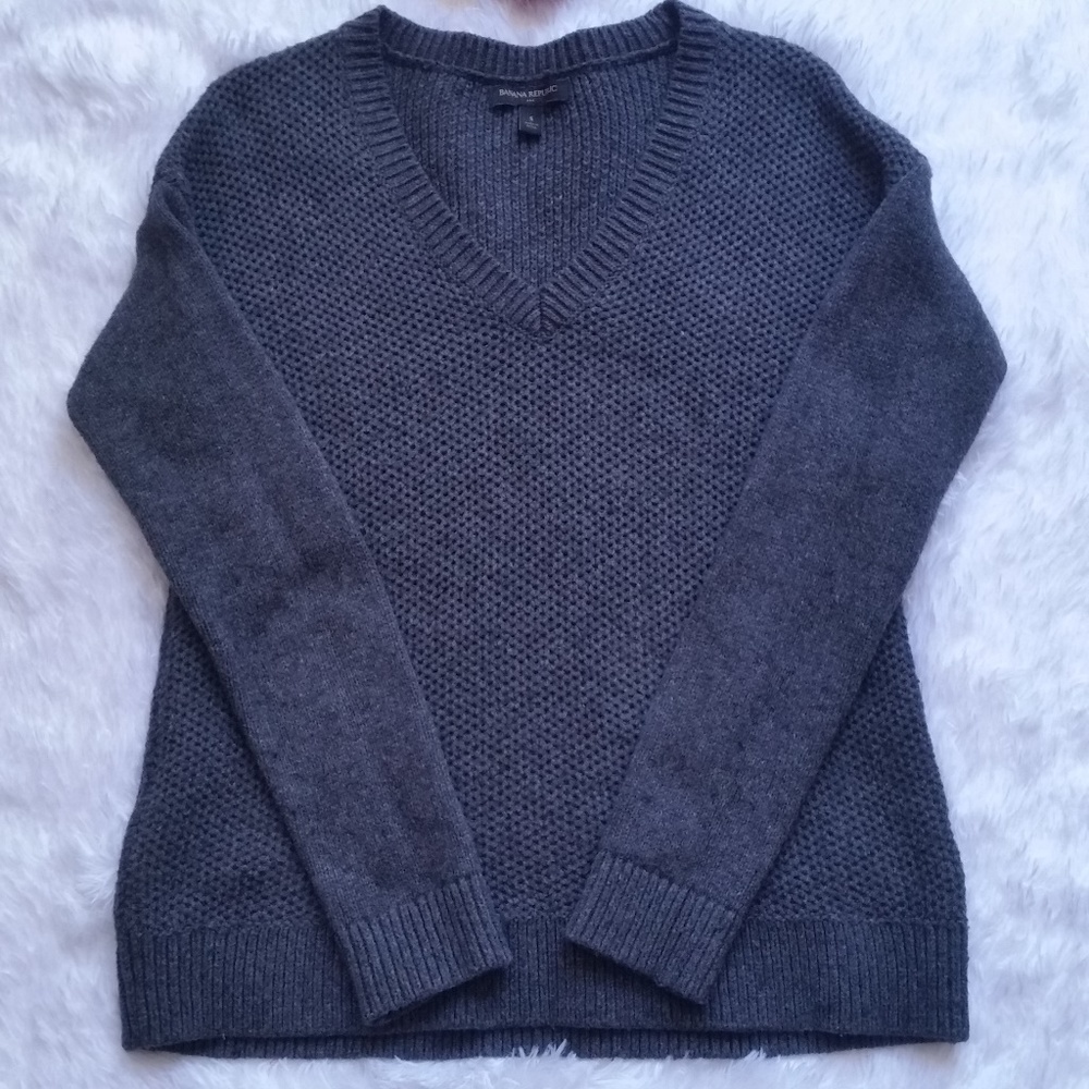 Banana Republic Gray Knit Sweater - Picture 2 of 8